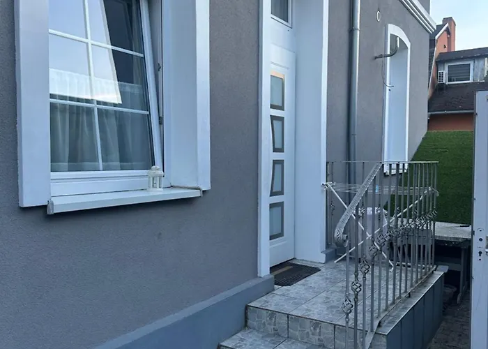 Wikoli 5, 200 M Od Morza